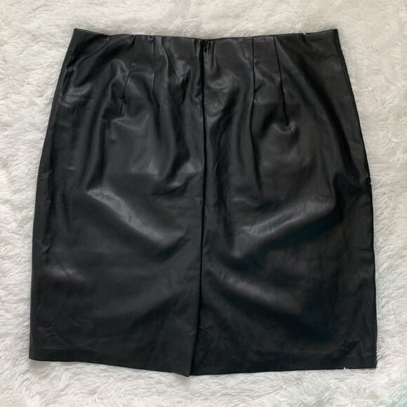 NWT Eloquii High Waisted Black Faux Leather Pencil Skirt Plus Sz 22 - Picture 5 of 11
